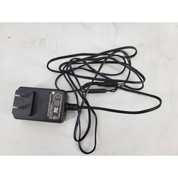 Panasonic Portable AC/DC Cassette Recorder with Adapter and Instructions - Picture 10 of 10